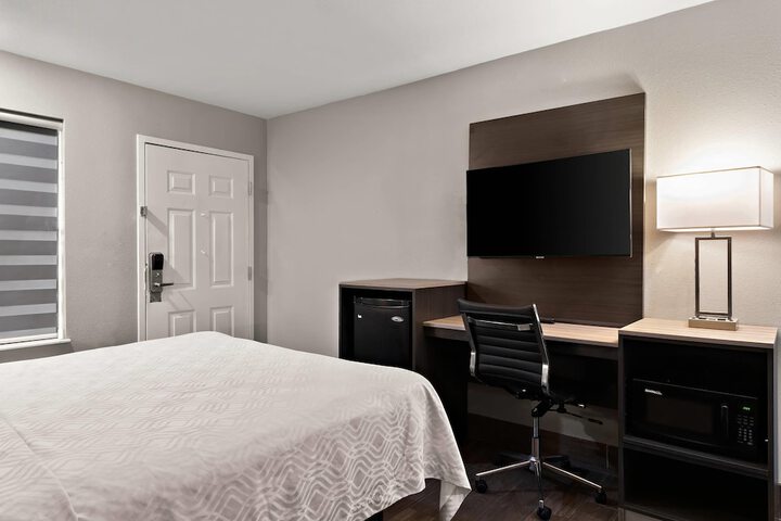 Room 12 of 47