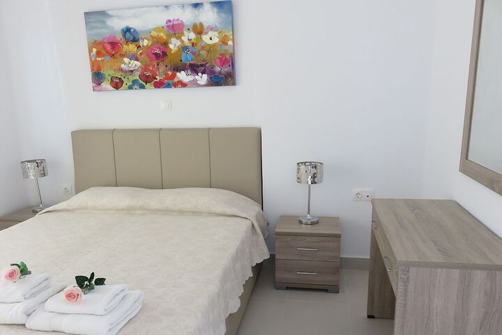 Room 2 of 35