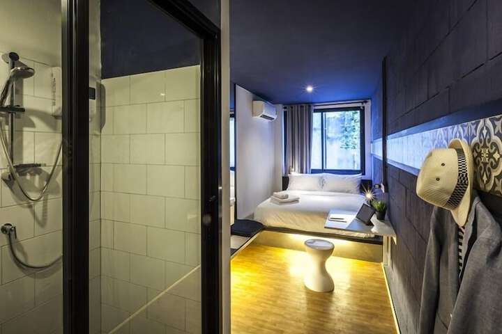 Room 9 of 49