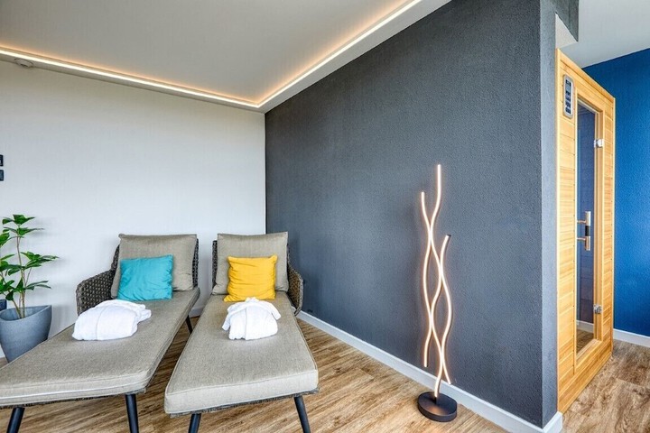 Room 15 of 27