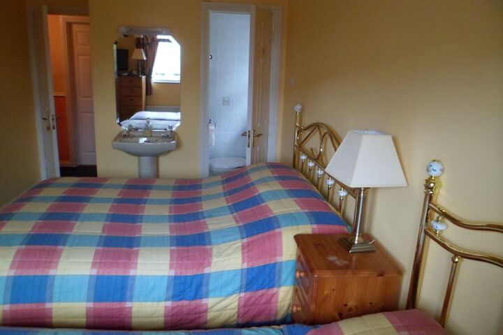 Room 11 of 28