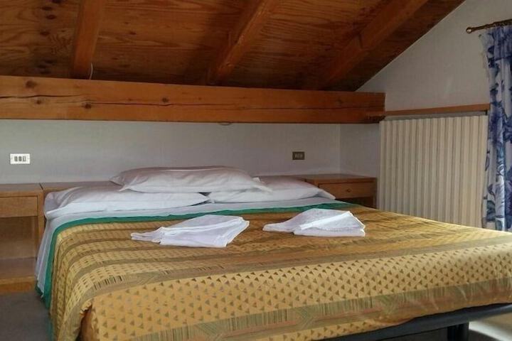 Room 6 of 20
