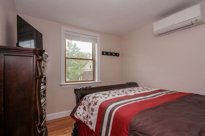 Room 6 of 32