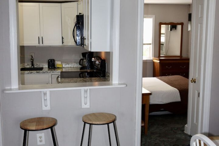 Room 46 of 83
