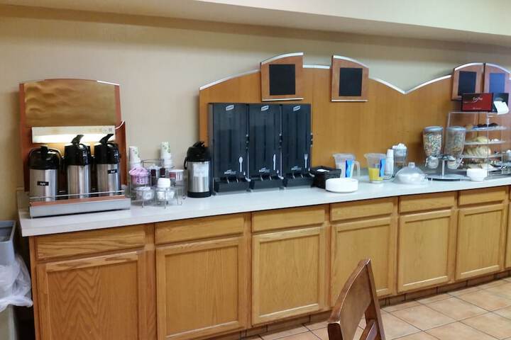 Breakfast/Coffee Service 35 of 44