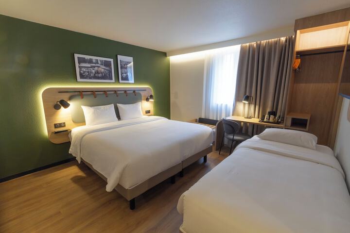 Room 17 of 110