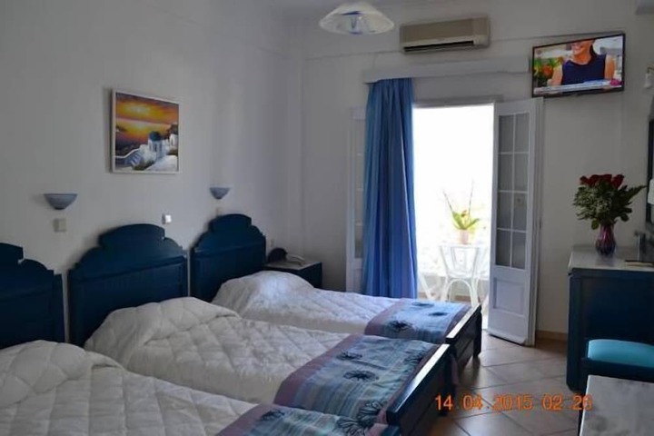 Room 6 of 16