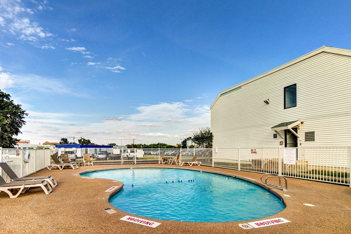 Pool 22 of 29