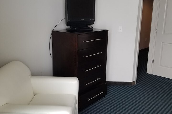 Room 34 of 190