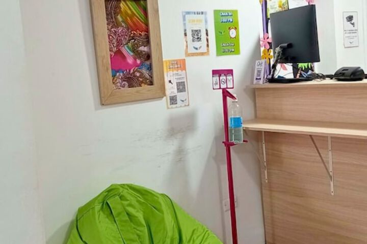 Room 10 of 25