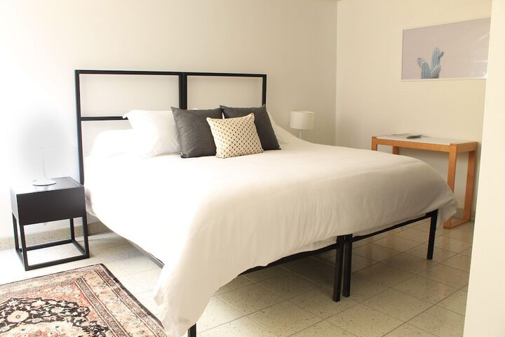 Room 7 of 28