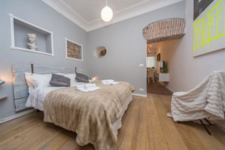 Room 10 of 20