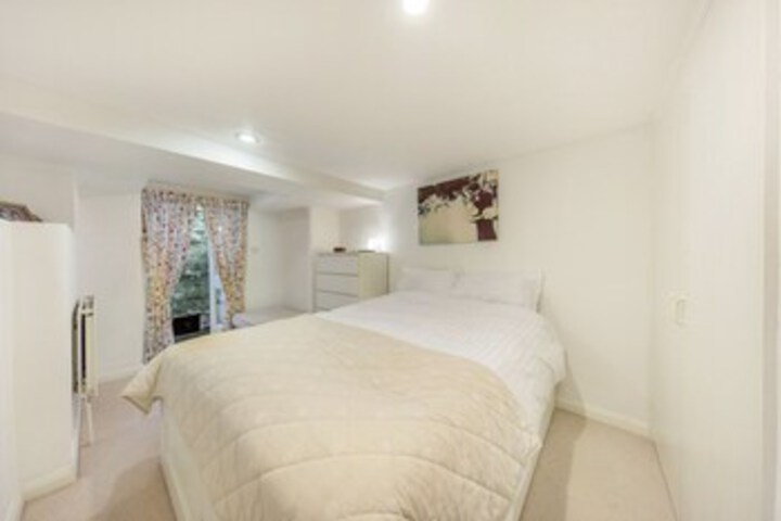 Room 12 of 17