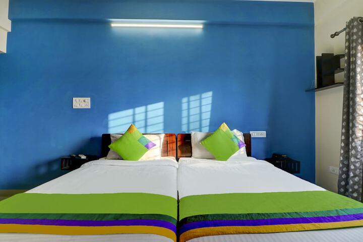 Room 9 of 35