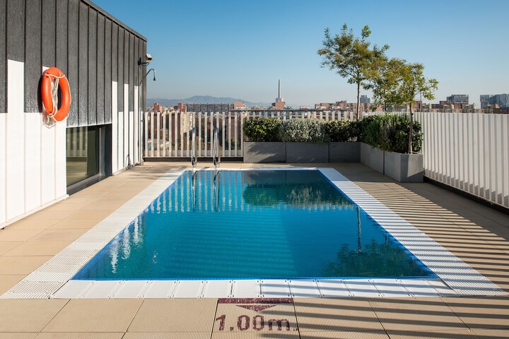 Pools & Facilities
