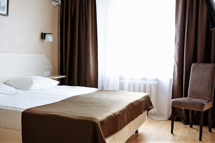 Room 16 of 46