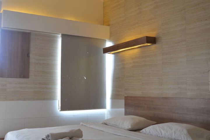 Room 13 of 31