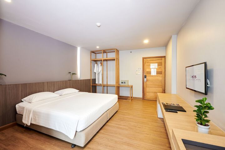 Room 25 of 157
