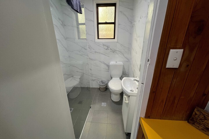 Room 15 of 109