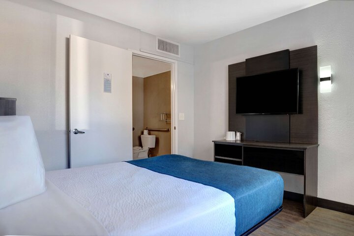 2 Double Beds (8 of 22)