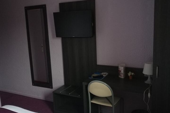 Room 11 of 51