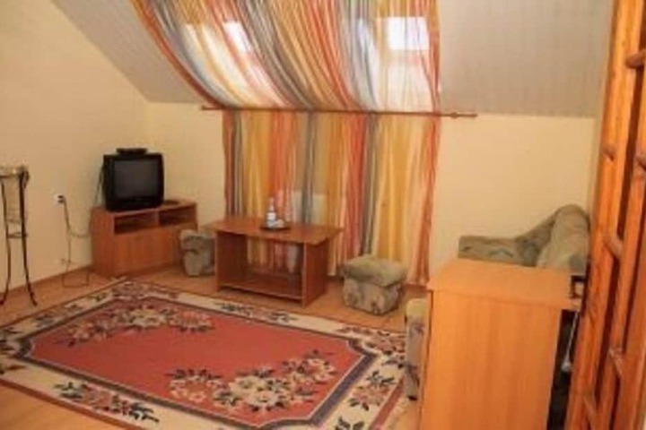 Room 10 of 20