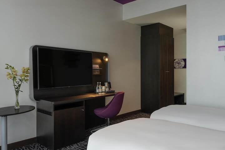 Room 25 of 84