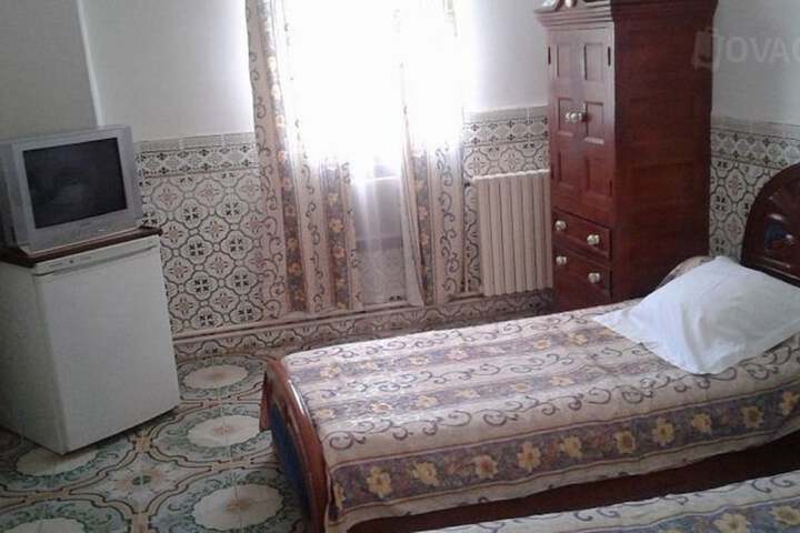 Room 11 of 34