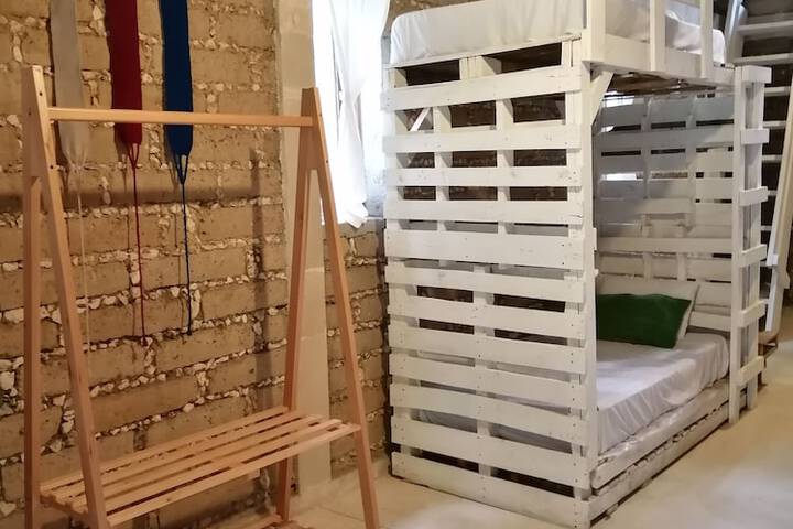 Room 9 of 50