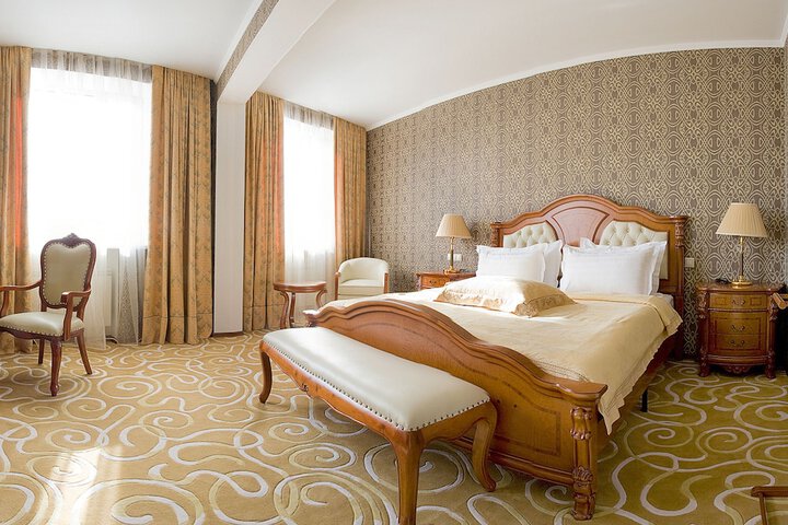 Room 6 of 38