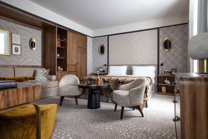 Room 4 of 60
