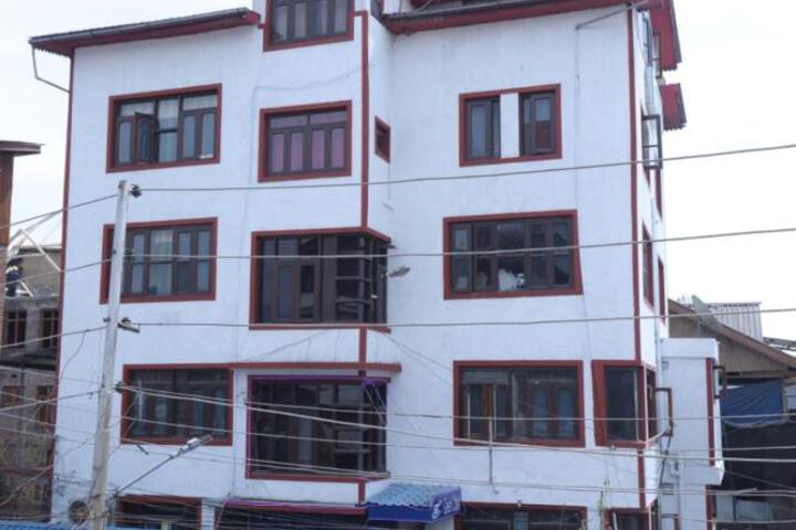 Hotel green chinar & restaurant