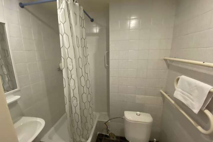Room 60 of 272