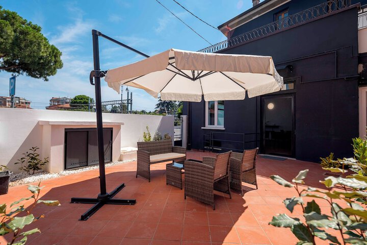 Terrace/Patio 12 of 12