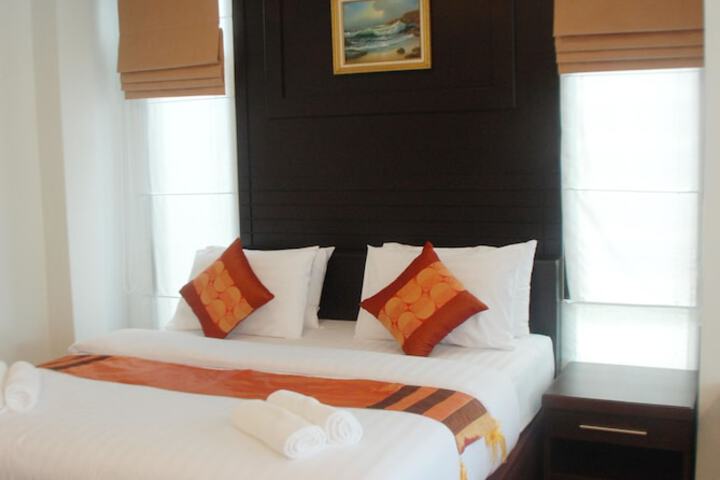 Room 2 of 34