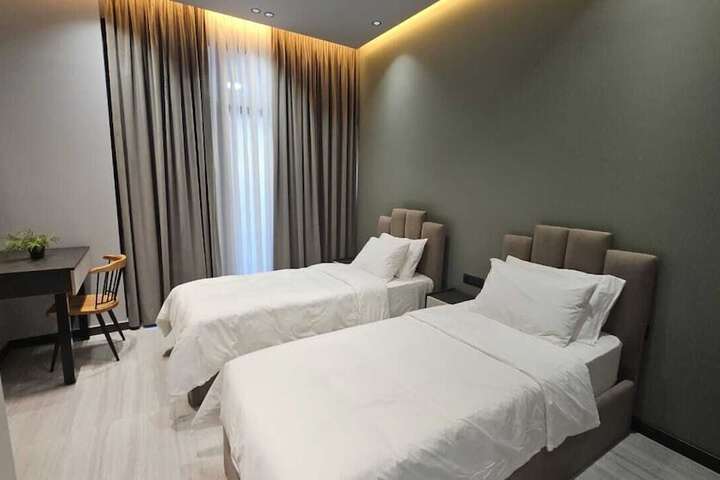 Room 5 of 48