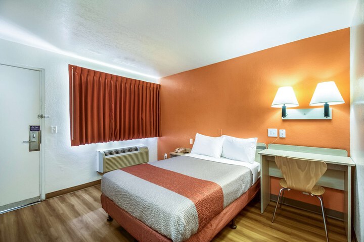 Motel 6 Youngtown AZ Phoenix - Sun City Youngtown | Bookonline.com