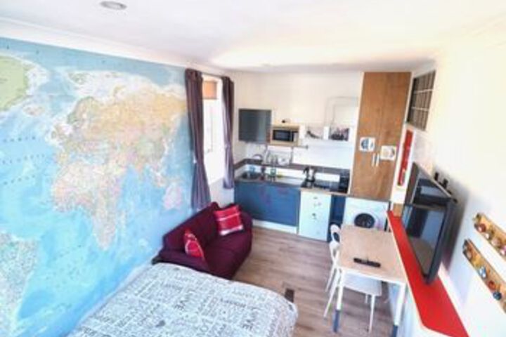 Room 42 of 96