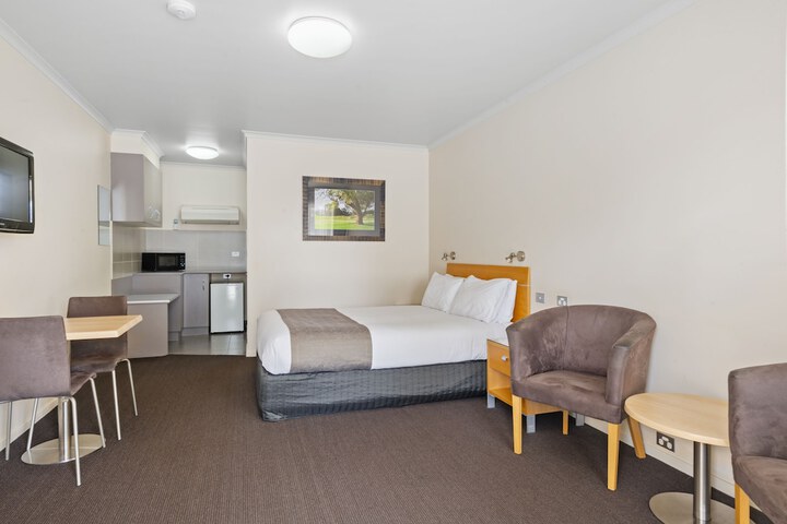 Room 8 of 48
