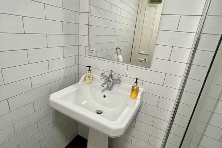 Room 63 of 109