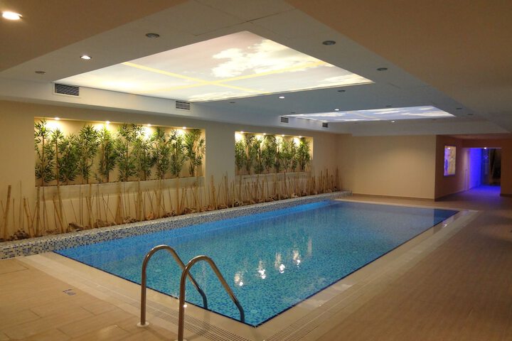 Hotel Pool
