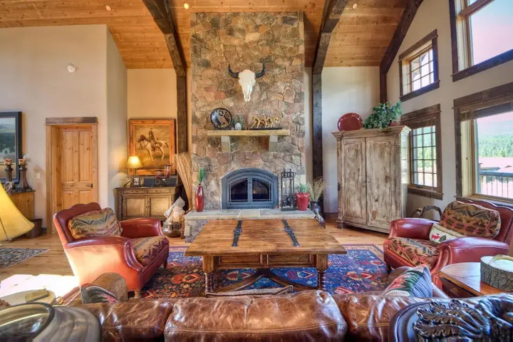 Image of Huckleberry Hideaway by Big Sky VR