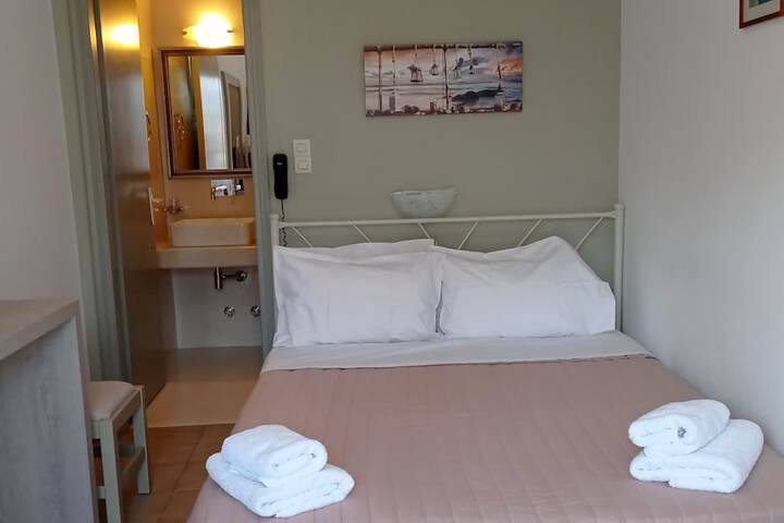 Room 5 of 94