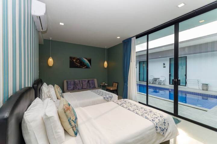 Room 5 of 92