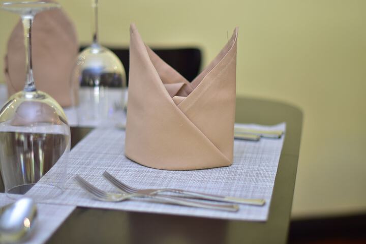 Dining 18 of 24