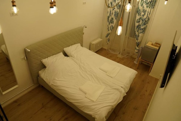 Room 4 of 15