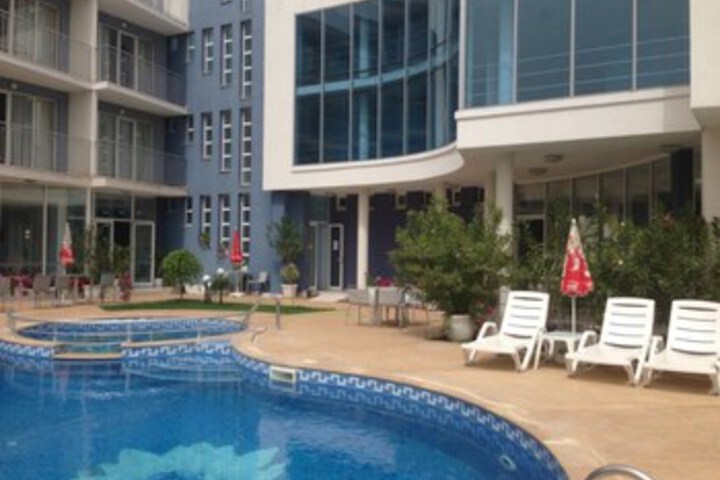Pool 13 of 27