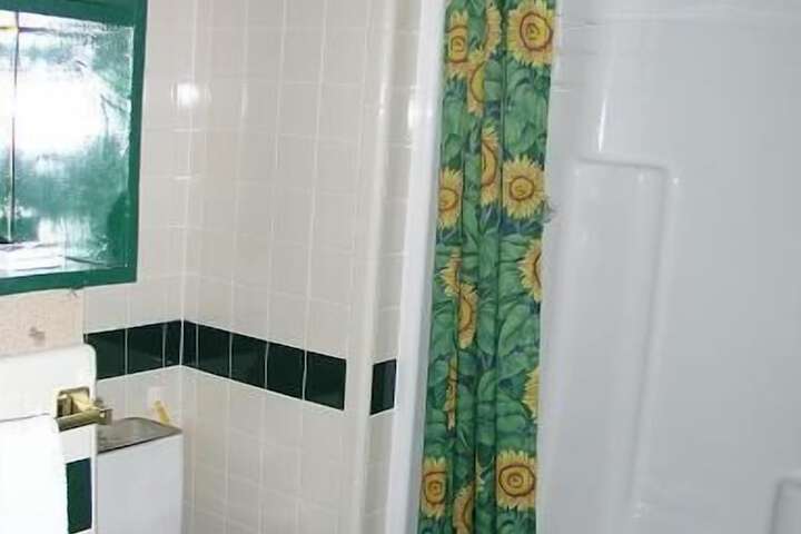 Room 122 of 218