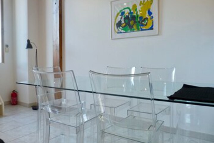 Room 5 of 28