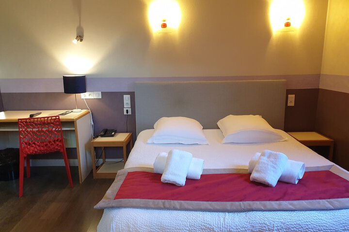 Room 3 of 43